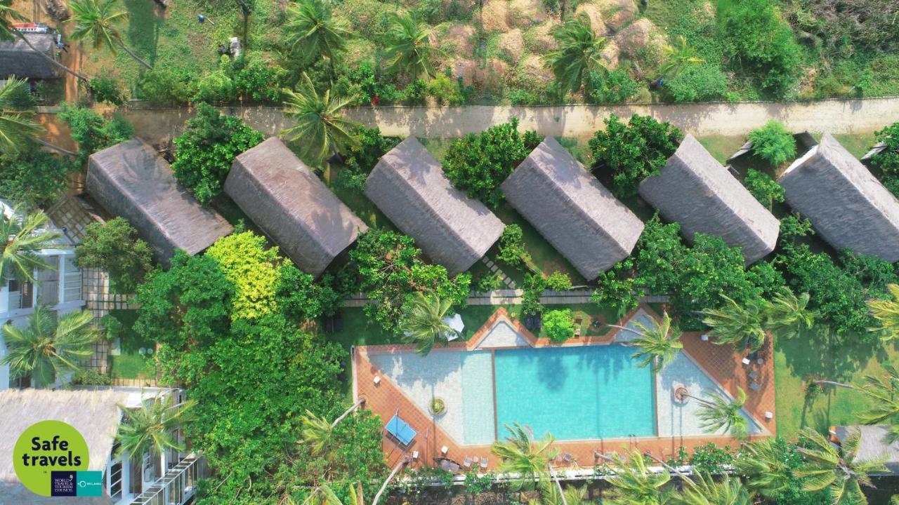 Blue Whale Resort & Kite Surfing Kalpitiya Exterior photo