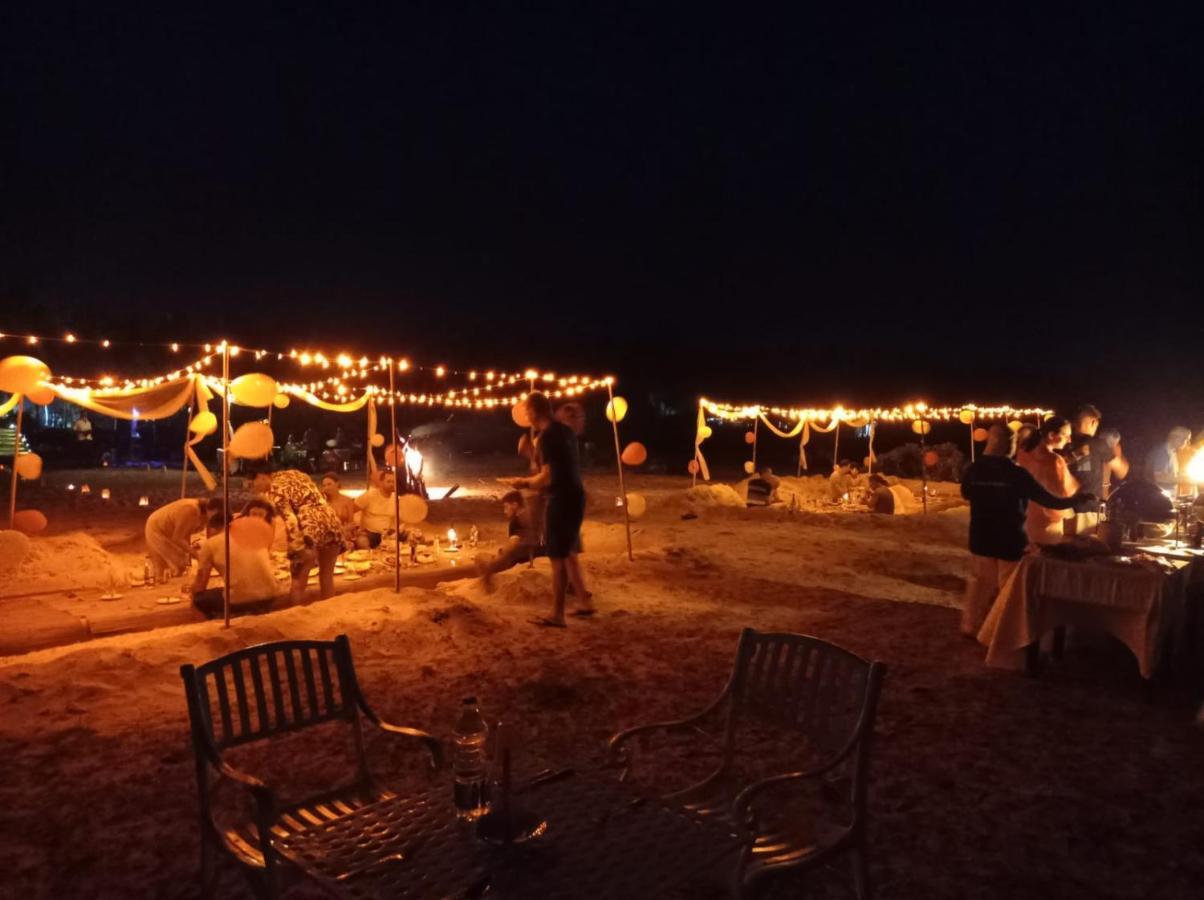 Blue Whale Resort & Kite Surfing Kalpitiya Exterior photo
