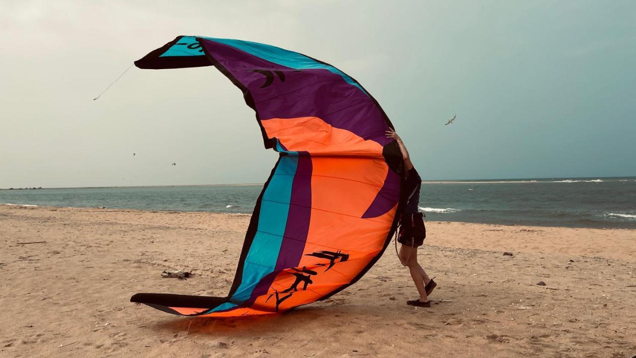 Blue Whale Resort & Kite Surfing Kalpitiya Exterior photo