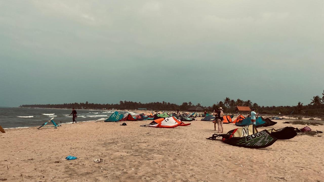 Blue Whale Resort & Kite Surfing Kalpitiya Exterior photo