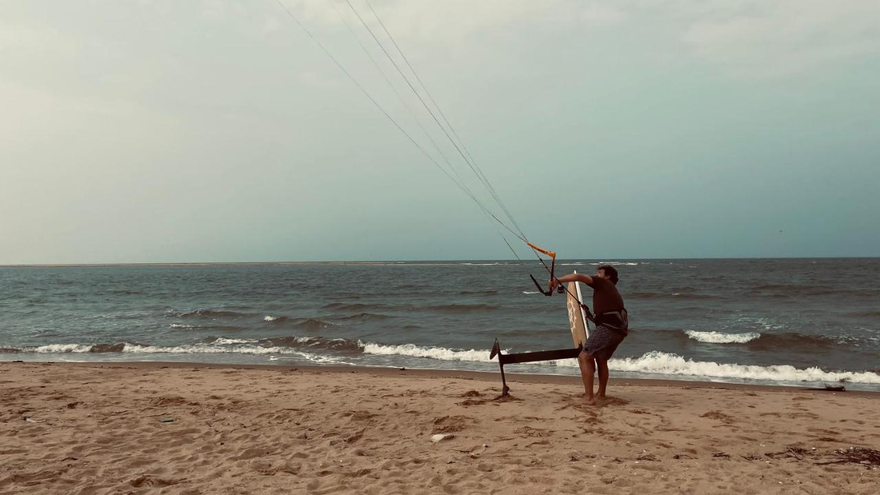 Blue Whale Resort & Kite Surfing Kalpitiya Exterior photo