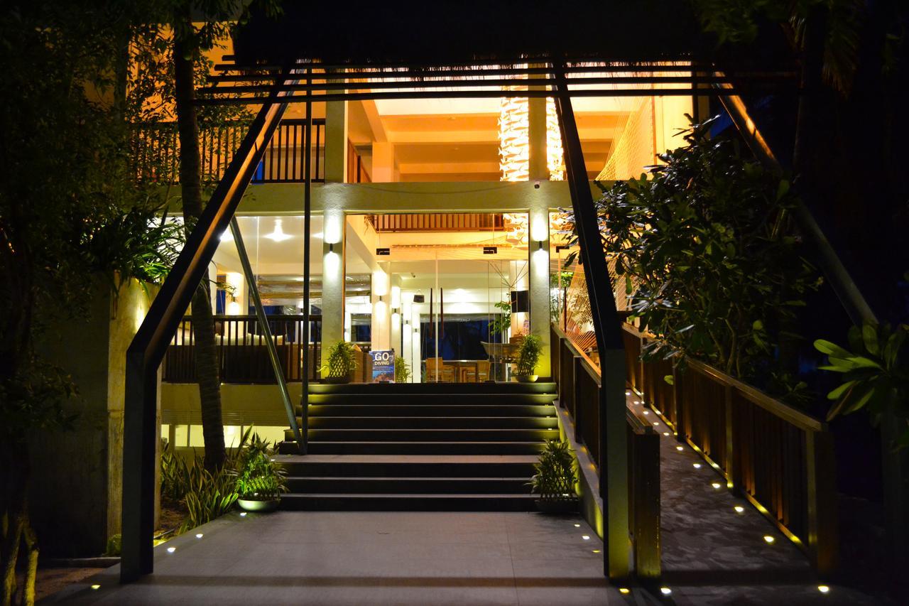 Blue Whale Resort & Kite Surfing Kalpitiya Exterior photo