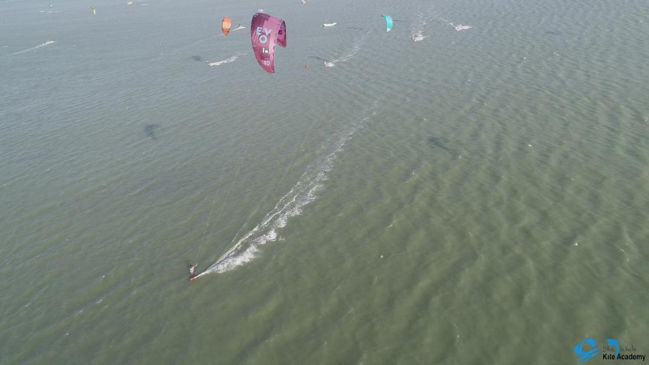 Blue Whale Resort & Kite Surfing Kalpitiya Exterior photo